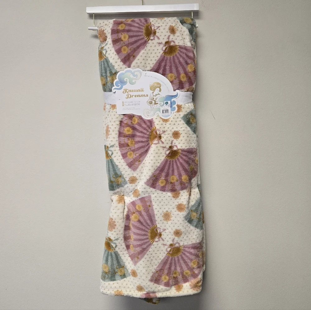Kawaii Dreams Fan Oversized Plush Throw Blanket Pink Cream